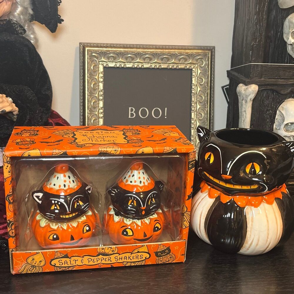 Halloween Black Cat Pumpkin Salt and Pepper Shakers